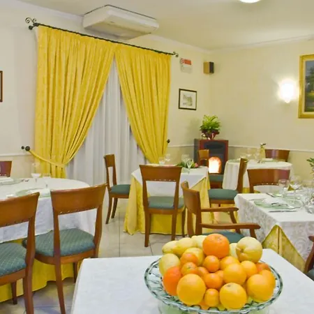 Luna Bed & Breakfast *