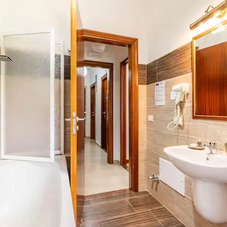 לינה וארוחת בוקר Luna בוניפטי